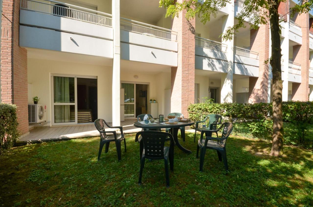 Residenza Al Parco Aparthotel Bibione Exteriör bild