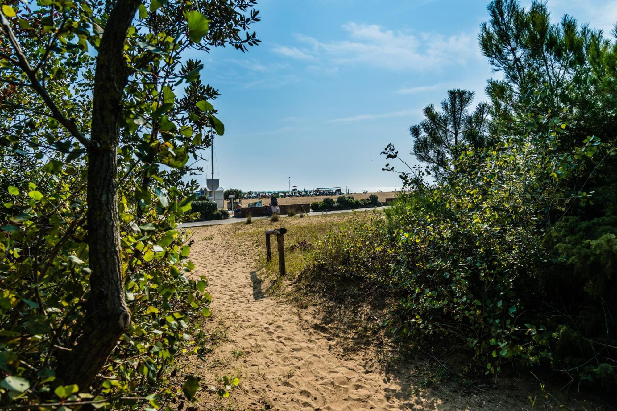Residenza Al Parco Aparthotel Bibione Exteriör bild