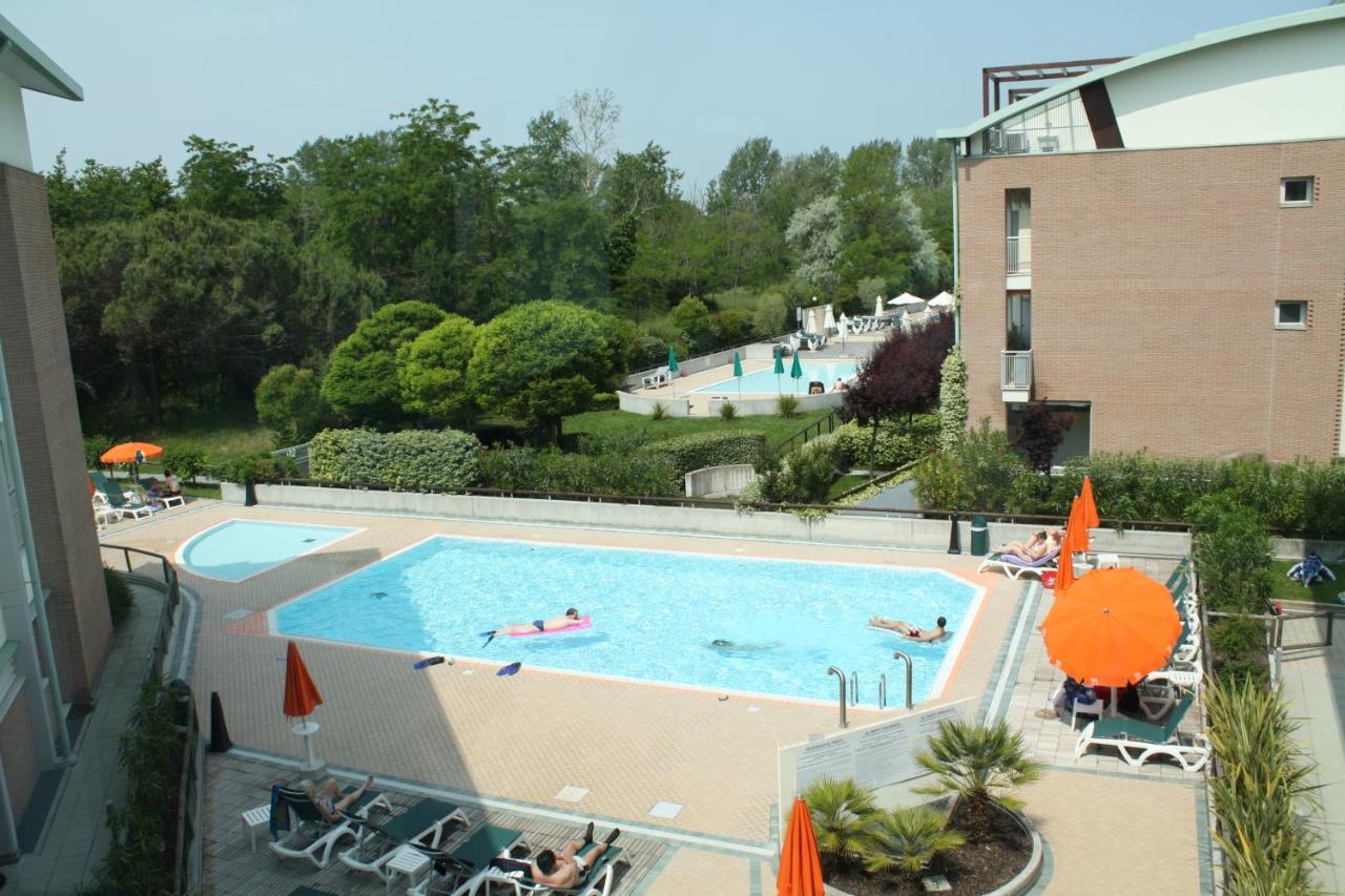 Residenza Al Parco Aparthotel Bibione Exteriör bild