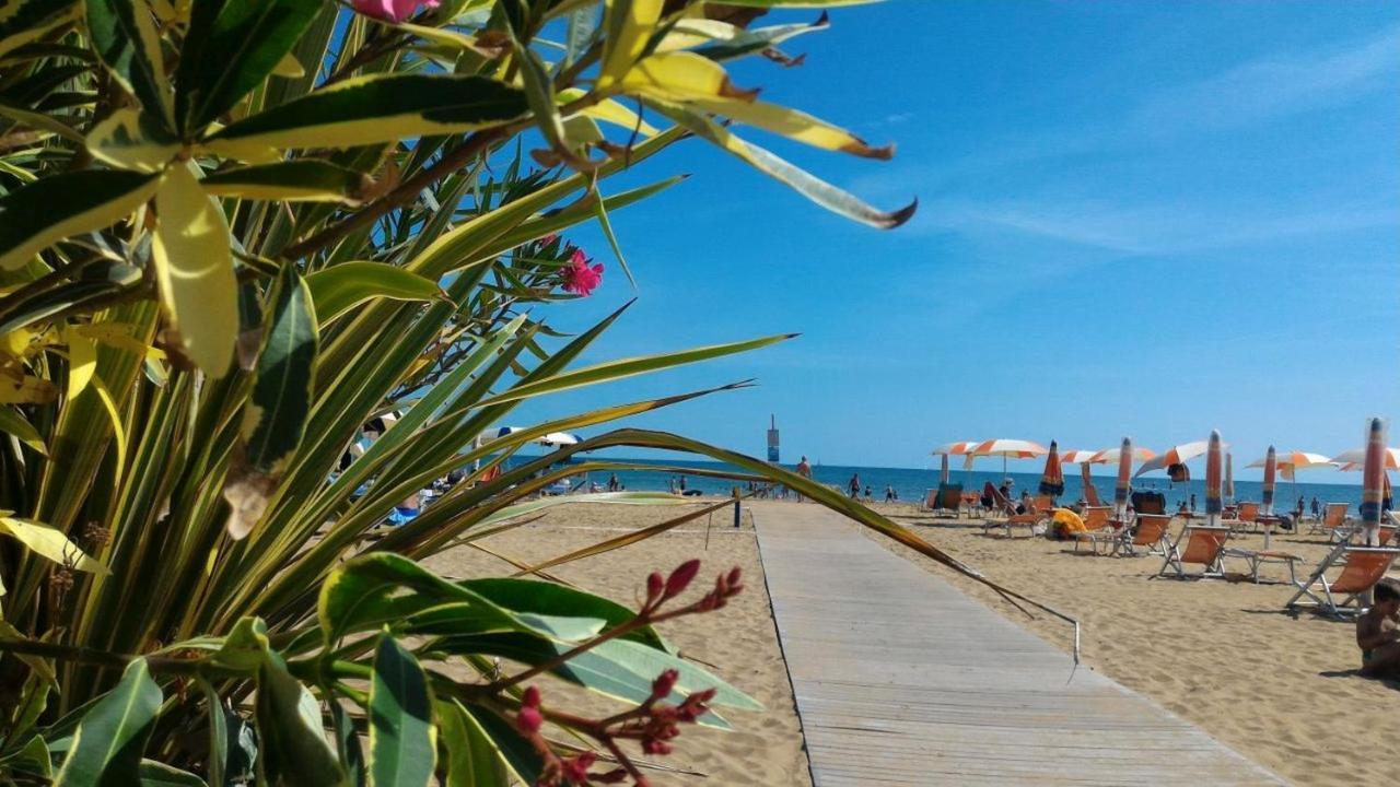 Residenza Al Parco Aparthotel Bibione Exteriör bild